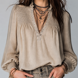 Blusa Vintage de Algodão e Linho com Colarinho Plissado e Acabamento em Renda