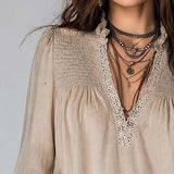 Blusa Vintage de Algodão e Linho com Colarinho Plissado e Acabamento em Renda