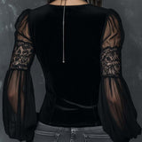Blusa Vintage em Veludo de Poliéster com Gola Henley, Mangas Transparentes e Aplicação de Renda