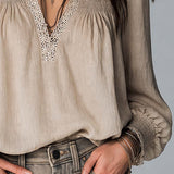 Blusa Vintage de Algodão e Linho com Colarinho Plissado e Acabamento em Renda