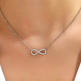 Colar em Ouro Branco com Pingente em Forma de Infinito e Zircónia