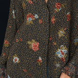 Blusa Retro Estampado Floral com Bainha Curva e Mangas de Folhos