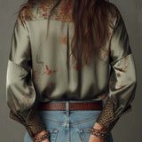 Camisa de Cetim Floral com Remates em Estampado Animal