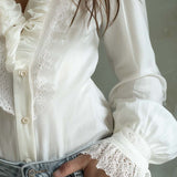 Blusa Romântica de Renda com Folhos – Branco Marfim