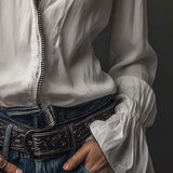 Blusa Branca com Fecho Frontal e Punhos em Folho