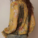Blusa de Chiffon Floral com Folhos e Fecho Frontal