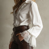 Blusa Elegante em Mistura de Algodão com Renda e Mangas de Sino
