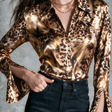 Blusa Vintage de Cetim Brilhante Castanho com Estampado de Leopardo e Manga Fendida
