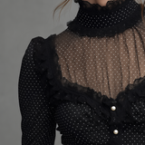 Blusa Romântica Preta de Poás com Renda Transparente e Folhos