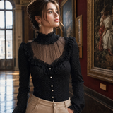 Blusa Romântica Preta de Poás com Renda Transparente e Folhos