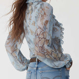 Blusa de Chiffon com Folhos e Fecho de Correr Frontal em Estampado Azul Sereno
