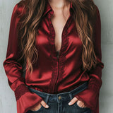 Blusa Elegante de Cetim Bordô com Renda e Punhos Evasê