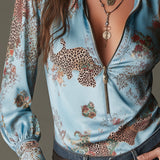 Blusa Elegante em Cetim com Estampado de Leopardo e Fecho Frontal