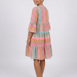 Maelle | Vestido Aos Folhos ao Joelho com Estampado Geométrico e Decote em V