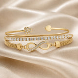 Coleção de Pulseiras com Strass em Ouro Branco e Motivo Infinito