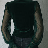 Blusa Gótica Estilo Corpete em Veludo Preto com Aplicação de Renda e Mangas Transparentes