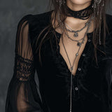 Blusa Vintage em Veludo de Poliéster com Gola Henley, Mangas Transparentes e Aplicação de Renda