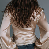 Blusa Elegante de Cetim Cruzada com Laços Laterais