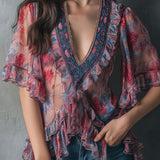 Blusa Boho Romântica de Decote em V com Folhos e Estampado Floral Semitransparente