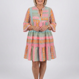 Maelle | Vestido Aos Folhos ao Joelho com Estampado Geométrico e Decote em V