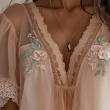 Blusa de Chiffon Boho com Bordado Floral