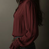 Blusa Boho Decote em V Bordô com Punhos de Renda