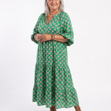 FIORA | Vestido Midi Estampado Floral com Decote em V e Camadas