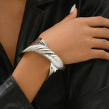 Pulseira Entrançada em Ouro Branco Fosco
