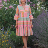 Maelle | Vestido Aos Folhos ao Joelho com Estampado Geométrico e Decote em V