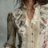 Blusa de Chiffon Vintage com Renda e Estampado Floral Estilo Pintura a Óleo