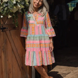 Maelle | Vestido Aos Folhos ao Joelho com Estampado Geométrico e Decote em V