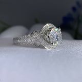 Anel em Ouro Branco com Moissanite e Aro Dividido