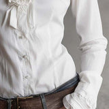 Blusa Branca com Debrum de Folhos Inspiração Vintage