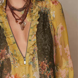 Blusa de Chiffon Floral com Folhos e Fecho Frontal