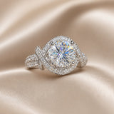 Anel em Ouro Branco com Moissanite e Aro Dividido