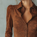 Blusa Retro de Camurça Ecológica com Estampado Paisley e Mangas Compridas