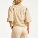 Beige Broderie Top Met Knoopsluiting | Sand
