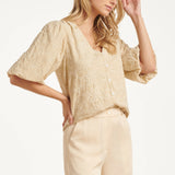 Beige Broderie Top Met Knoopsluiting | Sand