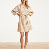 Beige Jurk Met Abstracte Print En Tailleceintuur | Dark Sand - Off White