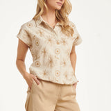 Beige Top met Geborduurde Bloemen en Polo Kraag | Sand - Dark Sand