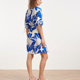 Blauw En Wit Korte Jurk Met Abstracte Bloemenprint | Cobalt - White