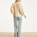 Blouse Met Broderie Pofmouw Detail | Sand