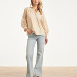 Blouse Met Broderie Pofmouw Detail | Sand