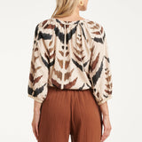Blusa com Decote V e Estampado Azteca Gráfico | Sand - Multicolor