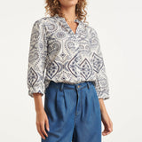 Blusa com Bordado Paisley e Babados | White - Navy