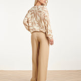 Bomber com Estampado Floral Abstrato - Bege/Branco | Off White - Dark Sand