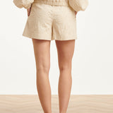 Crème Short Met Structuurstof En Minimalistisch Design | Sand