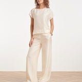 Crème Wide Leg Broek Met Subtiele Glans En Crinkle Structuur | Off White