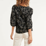 Blusa Feminina com Estampado Floral Refinado e Decote V | Black White
