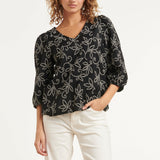 Blusa Feminina com Estampado Floral Refinado e Decote V | Black White